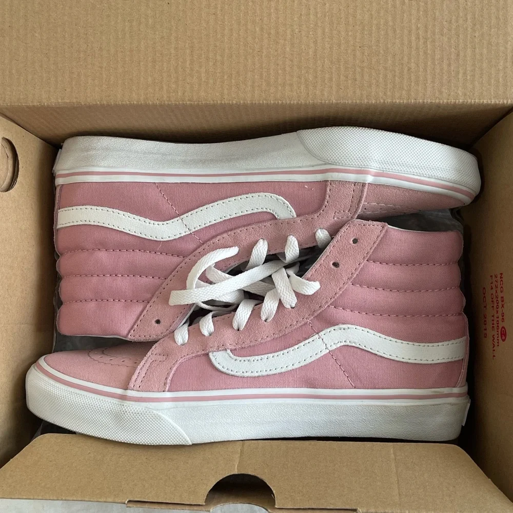 Vans - Picture 1 of 3